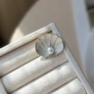 سنجاق سینه صدف نقره‌ای مرواریدی